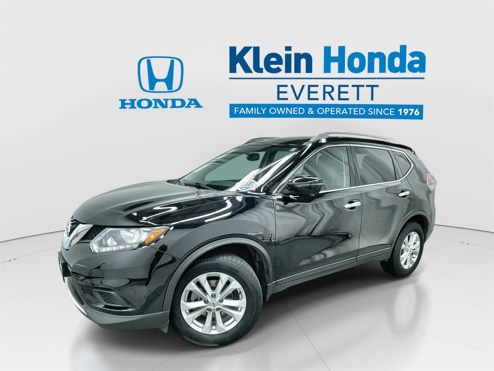 Used 2016 Nissan Rogue SV w/ SV Premium Package image 1