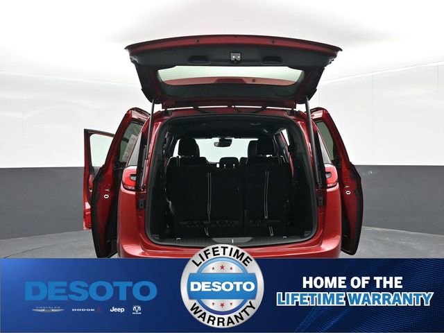 New 2026 Chrysler Pacifica Select image 60