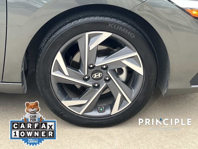 Used 2025 Hyundai Elantra Sport FWD image 5
