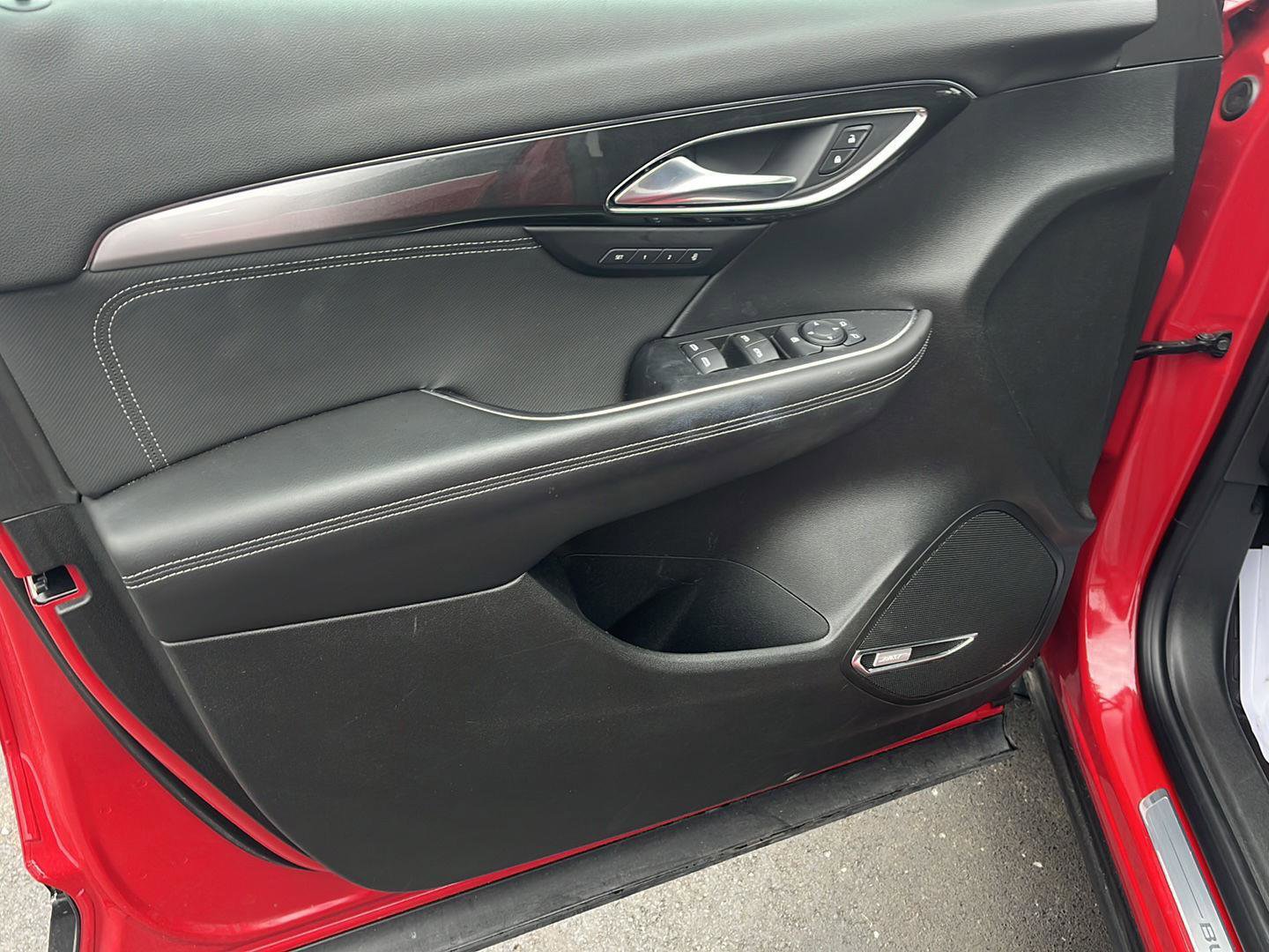 Used 2025 Buick Envision Preferred image 18