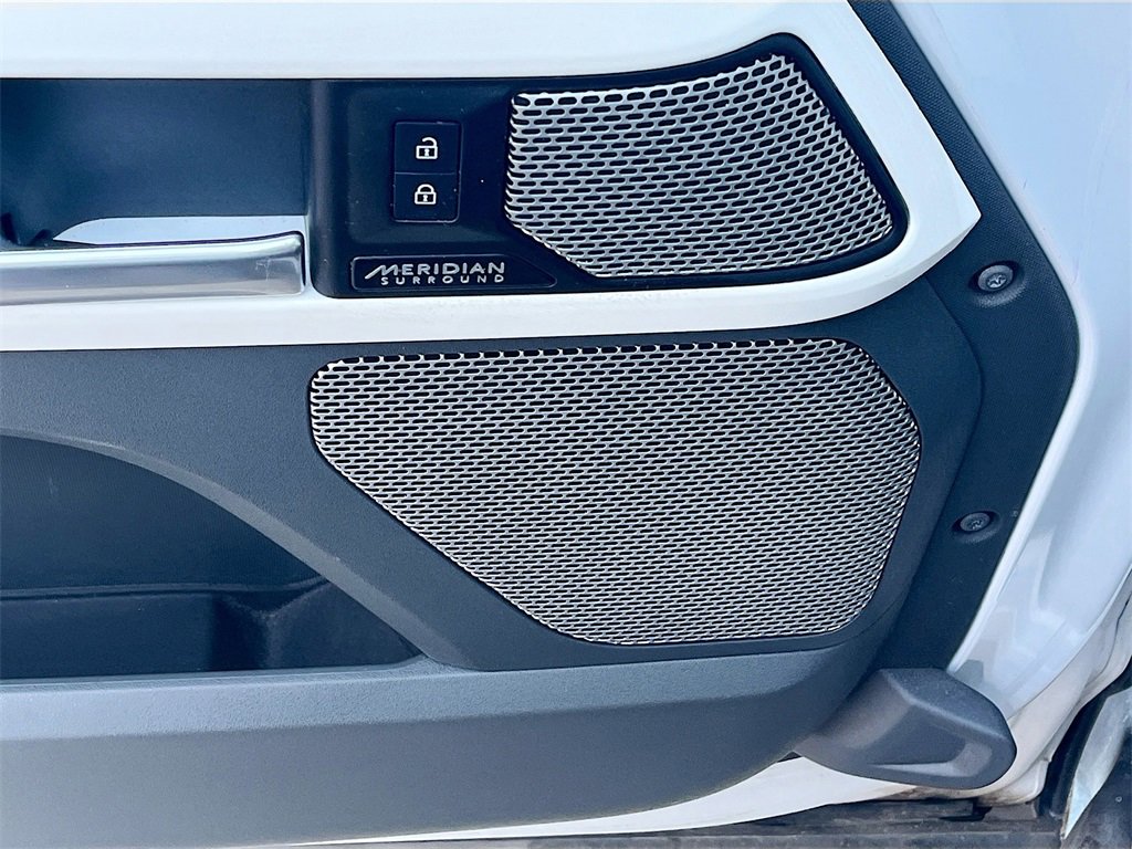 Used 2023 Land Rover Defender 130 SE image 19