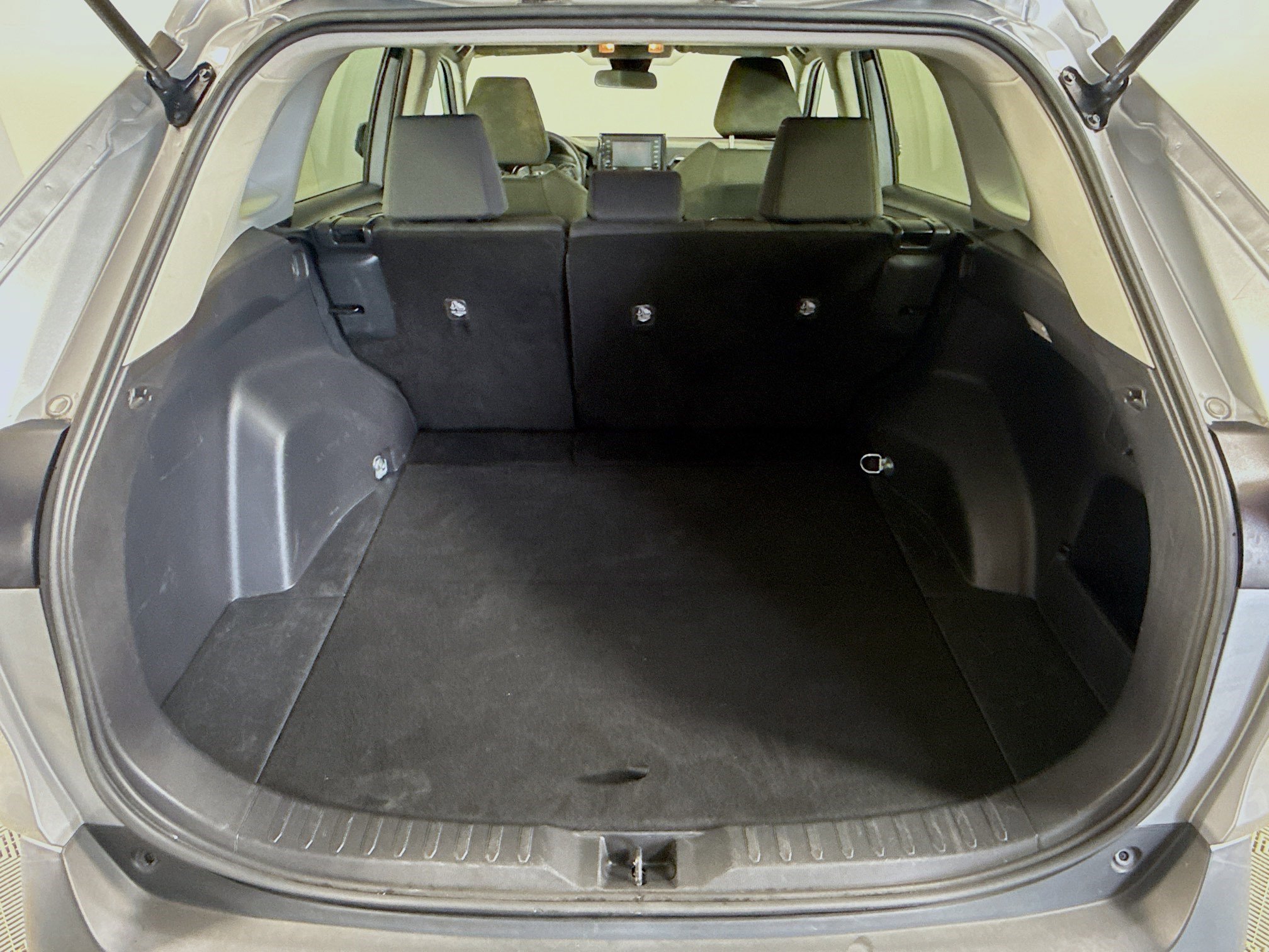 Used 2020 Toyota RAV4 XLE image 35