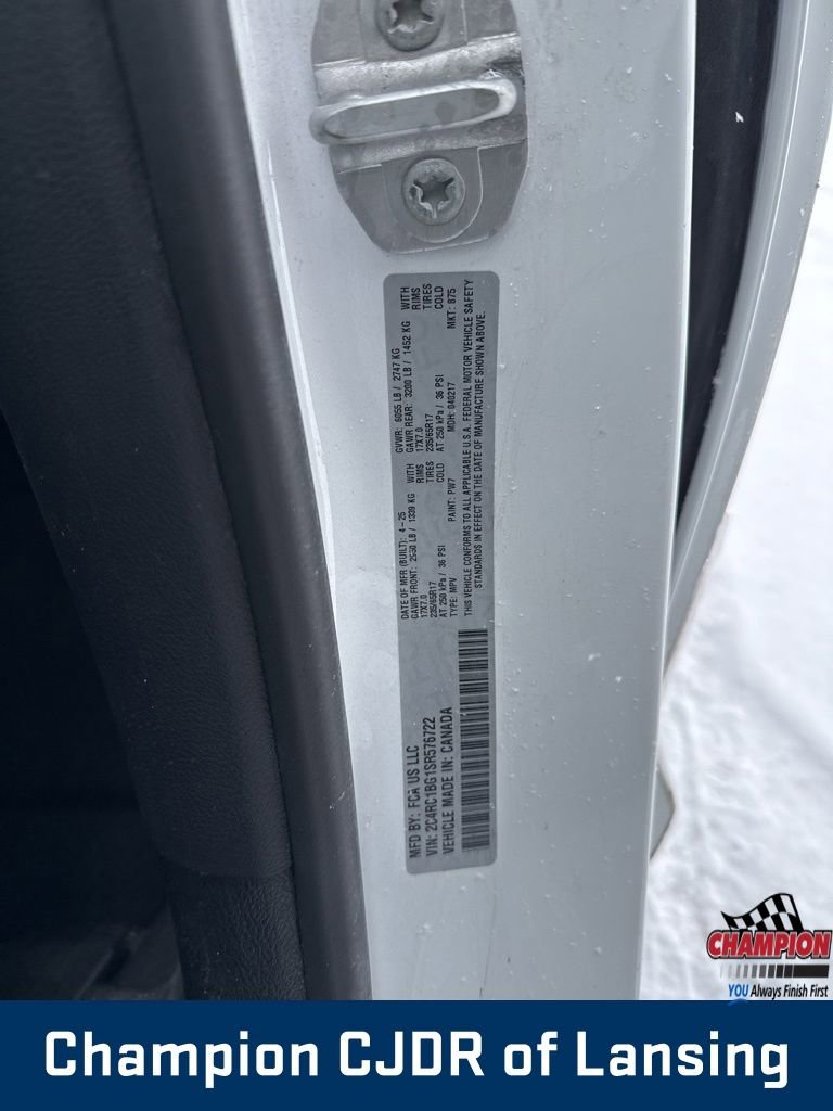 Used 2025 Chrysler Pacifica Select image 13