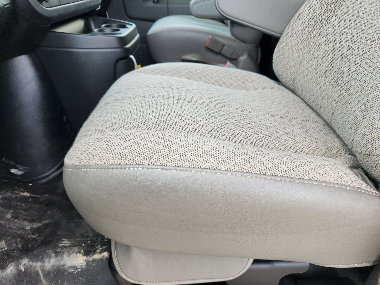 New 2025 GMC Savana 2500 Extended w/ Driver Convenience Package image 19