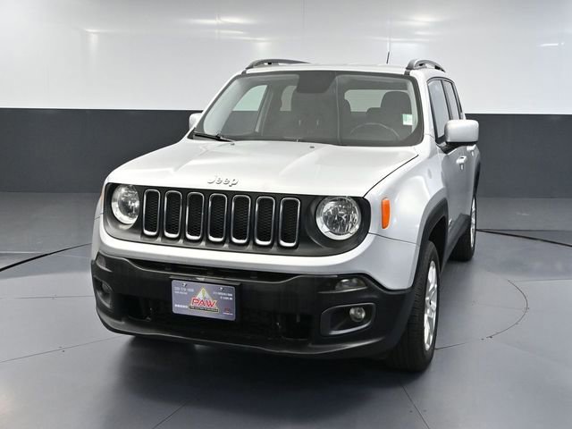 Used 2017 Jeep Renegade Latitude w/ Cold Weather Group AWD/4WD image 11