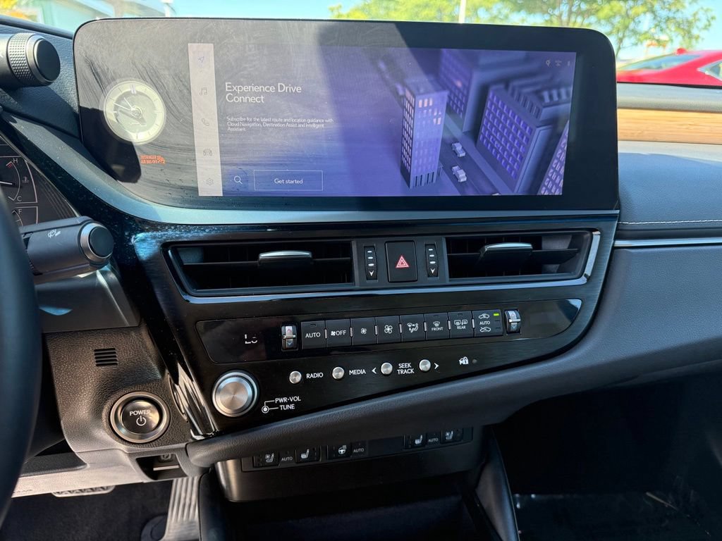 Used 2024 Lexus ES 300h w/ Premium Package FWD image 12