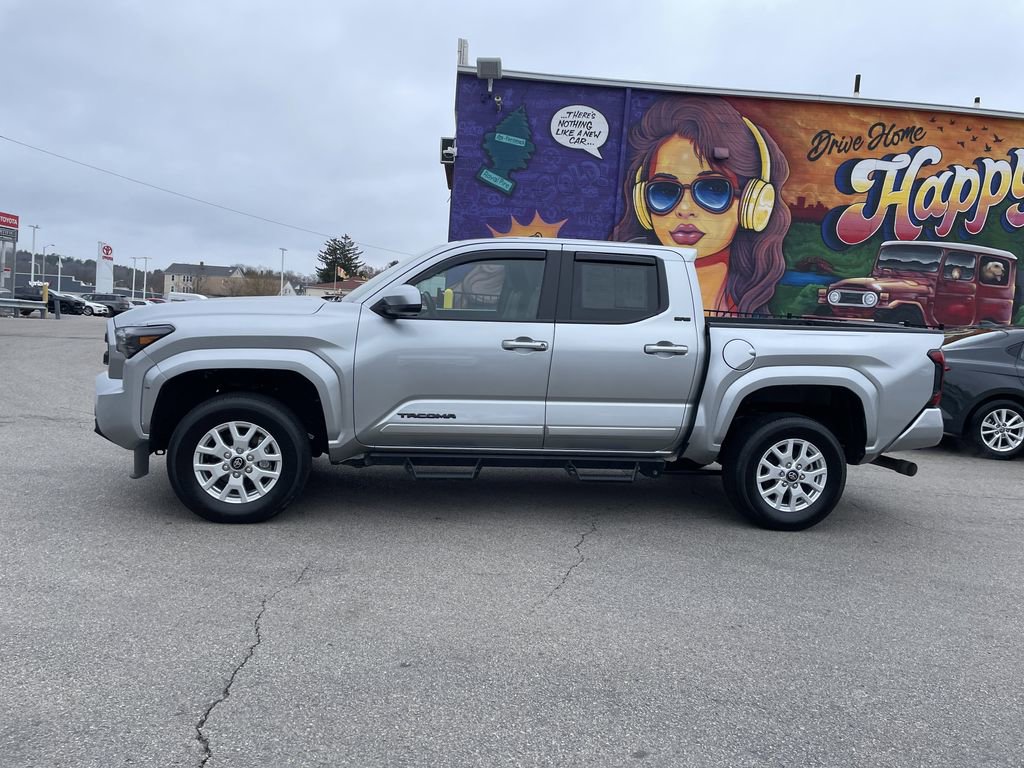 Certified 2025 Toyota Tacoma SR5 AWD/4WD image 2