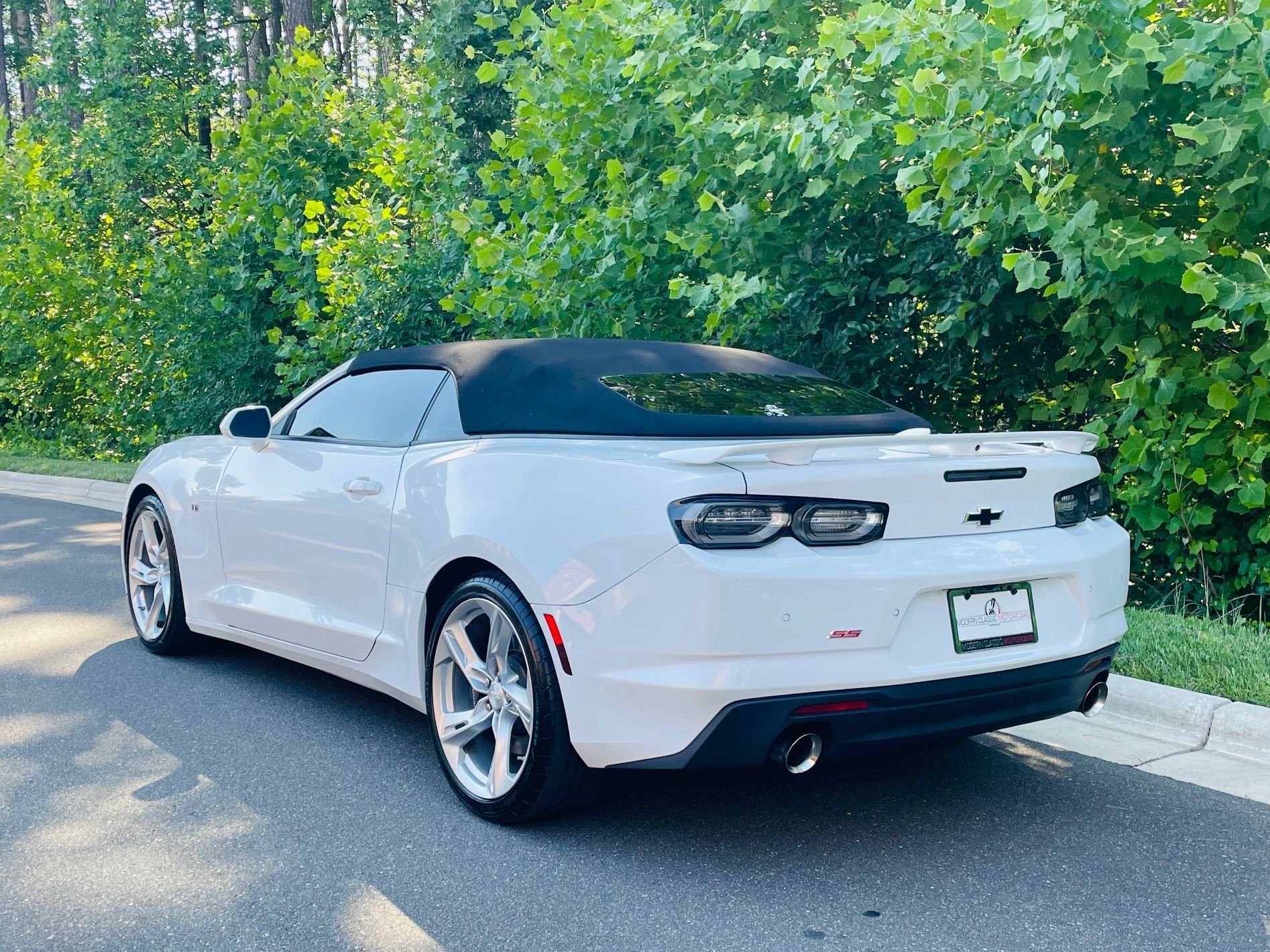 Used 2022 Chevrolet Camaro SS RWD image 25