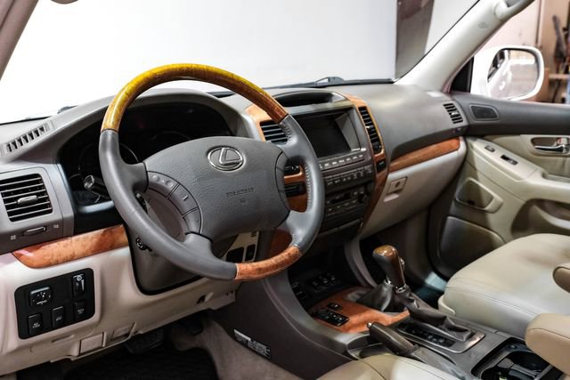 Used 2004 Lexus GX 470 image 3