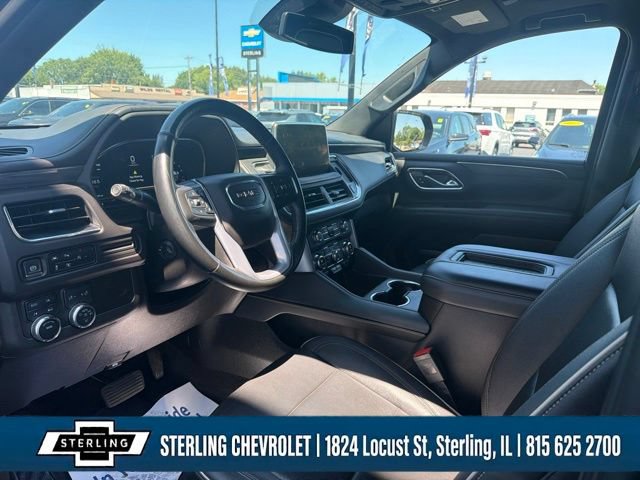 Used 2023 GMC Yukon XL SLT w/ SLT Premium Package AWD/4WD image 4