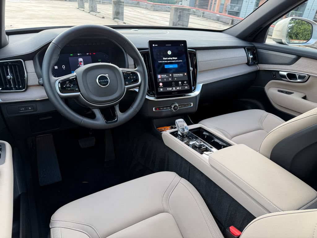 Certified 2025 Volvo XC90 T8 Plus w/ Protection Package Premier AWD/4WD image 12