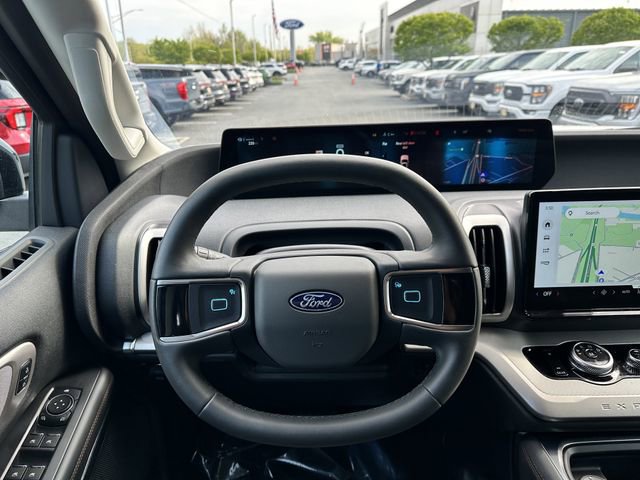 Certified 2025 Ford Expedition Active AWD/4WD image 14