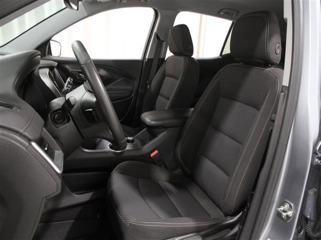 Used 2024 GMC Terrain SLE image 5