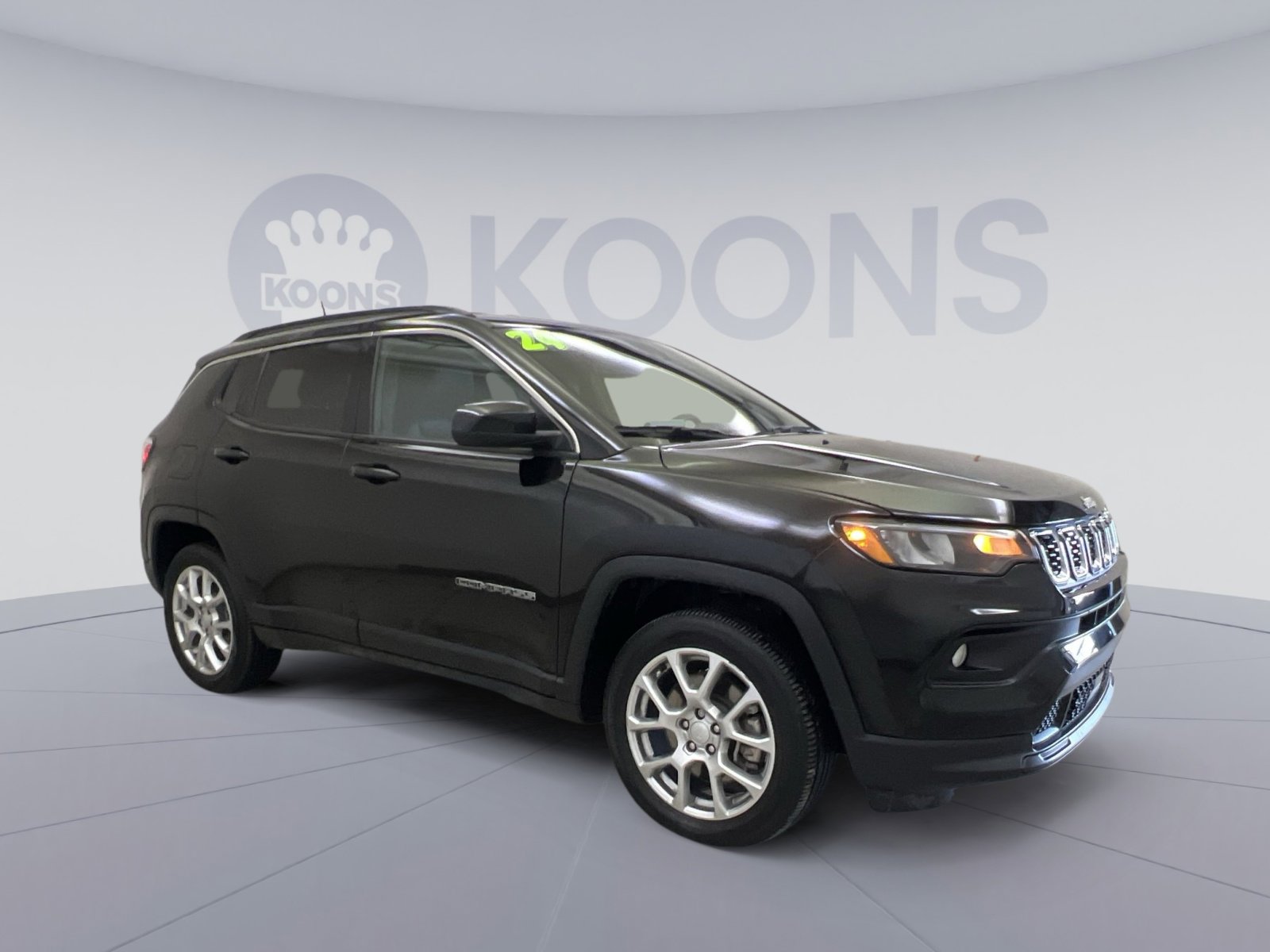 Used 2024 Jeep Compass Latitude image 7