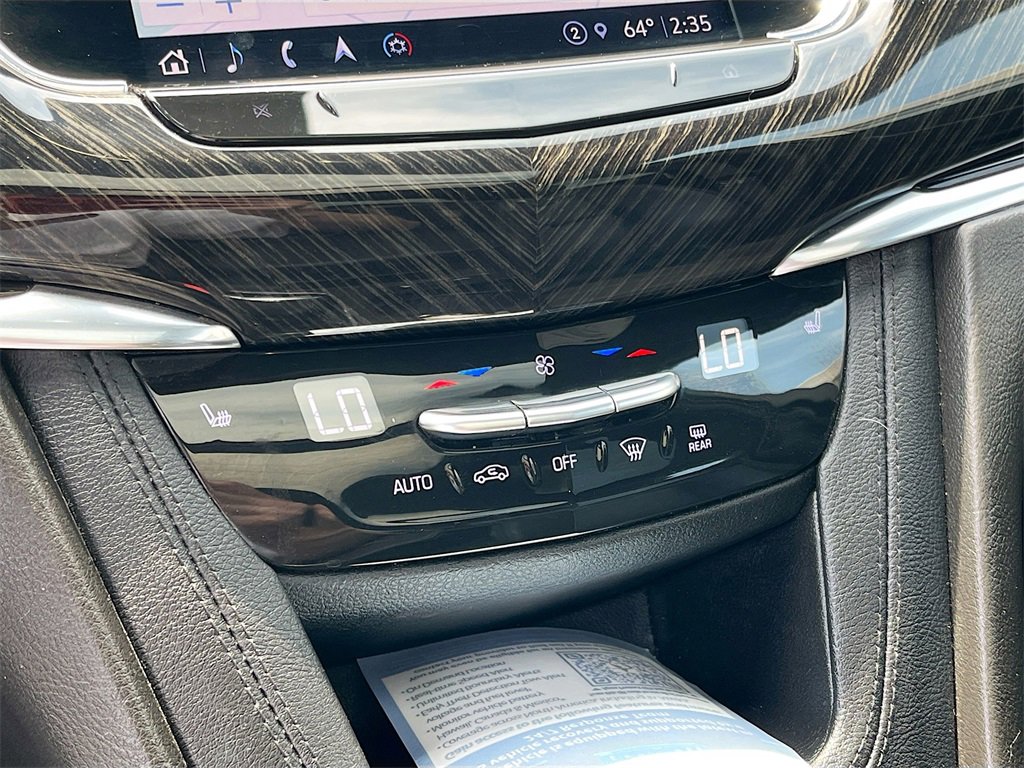 Used 2022 Cadillac XT6 Premium Luxury image 16