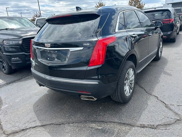 Used 2017 Cadillac XT5 Luxury w/ Driver Awareness Package AWD/4WD image 4