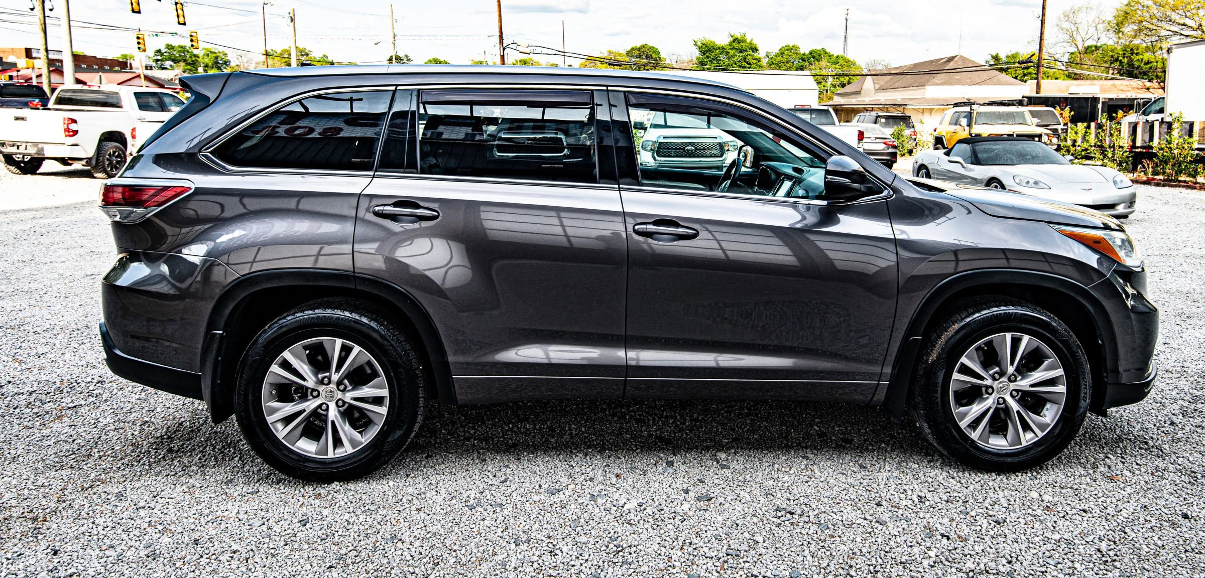 Used 2014 Toyota Highlander XLE image 14