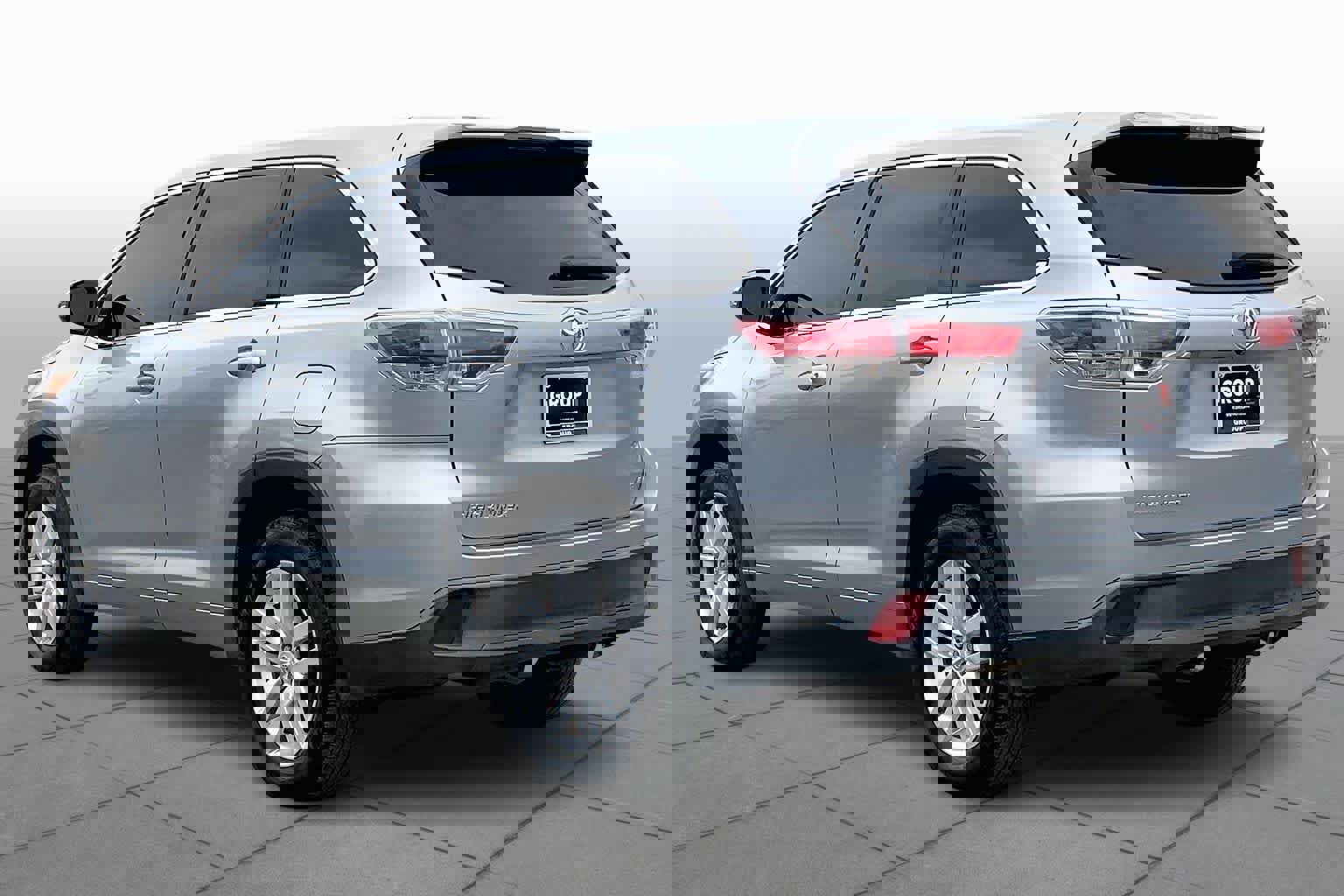 Used 2015 Toyota Highlander LE image 12