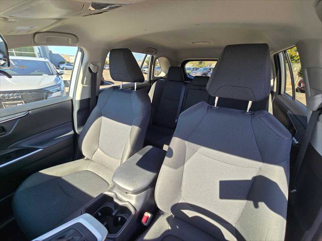 Used 2024 Toyota RAV4 LE AWD/4WD image 21