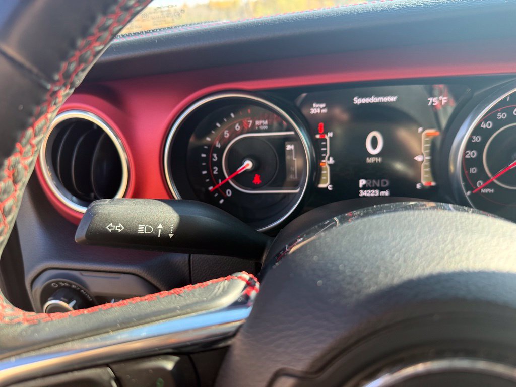 Used 2018 Jeep Wrangler Unlimited Rubicon w/ Dual Top Group AWD/4WD image 33