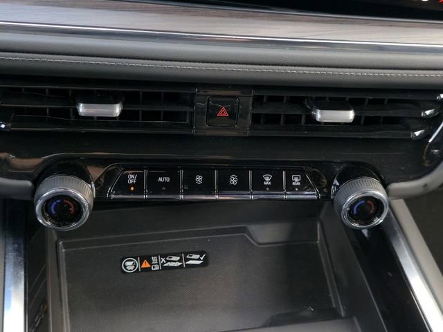 Used 2025 Chevrolet Suburban Z71 image 21