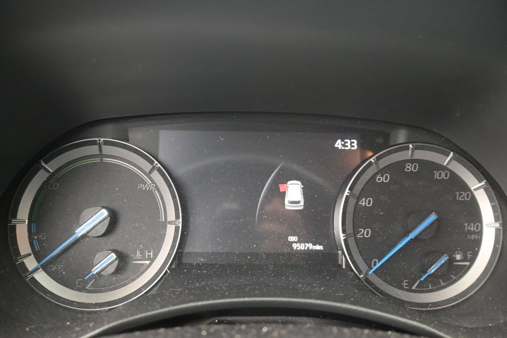 Used 2021 Toyota Highlander XLE AWD/4WD image 11