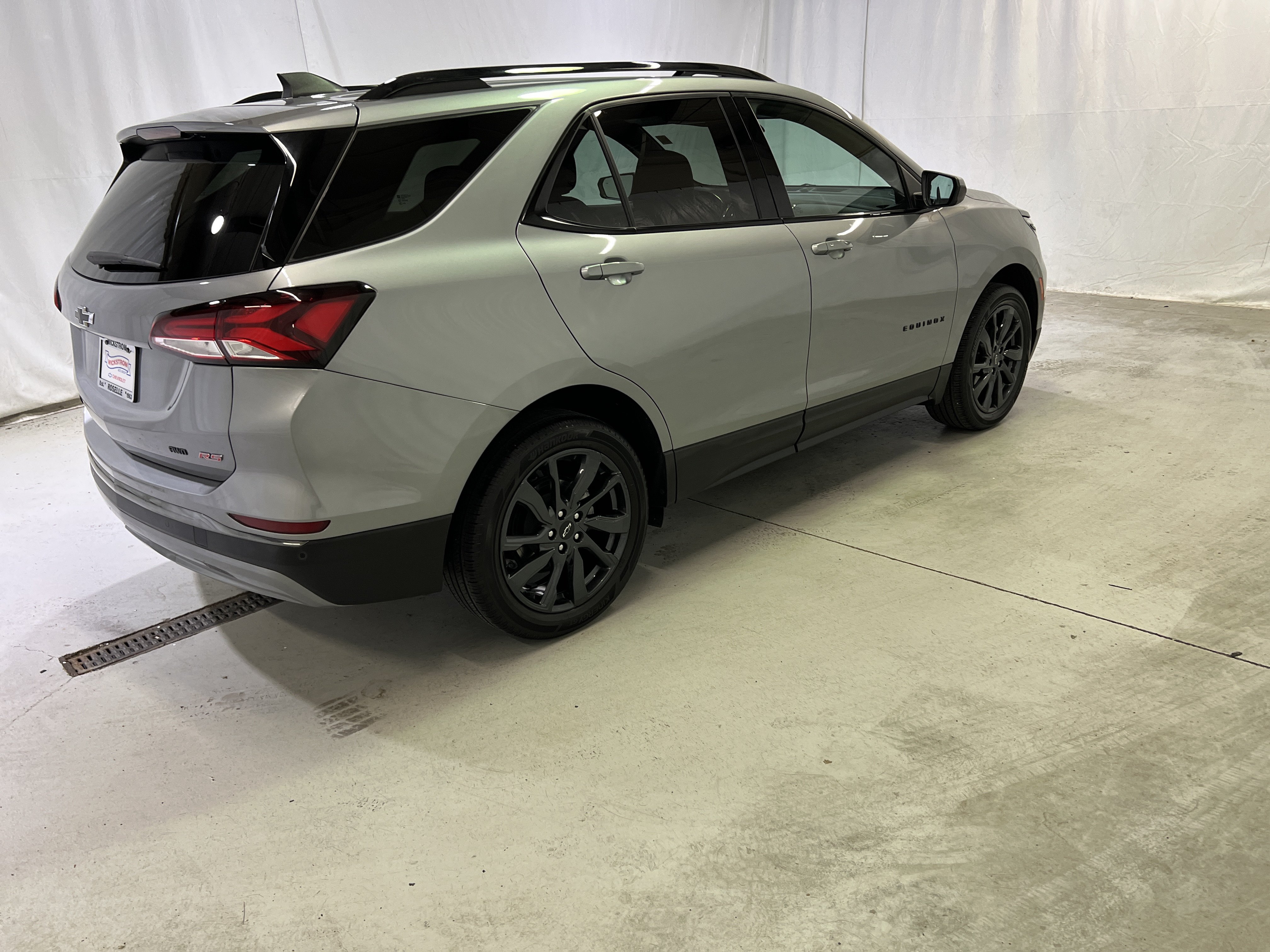 Used 2023 Chevrolet Equinox RS AWD/4WD image 11