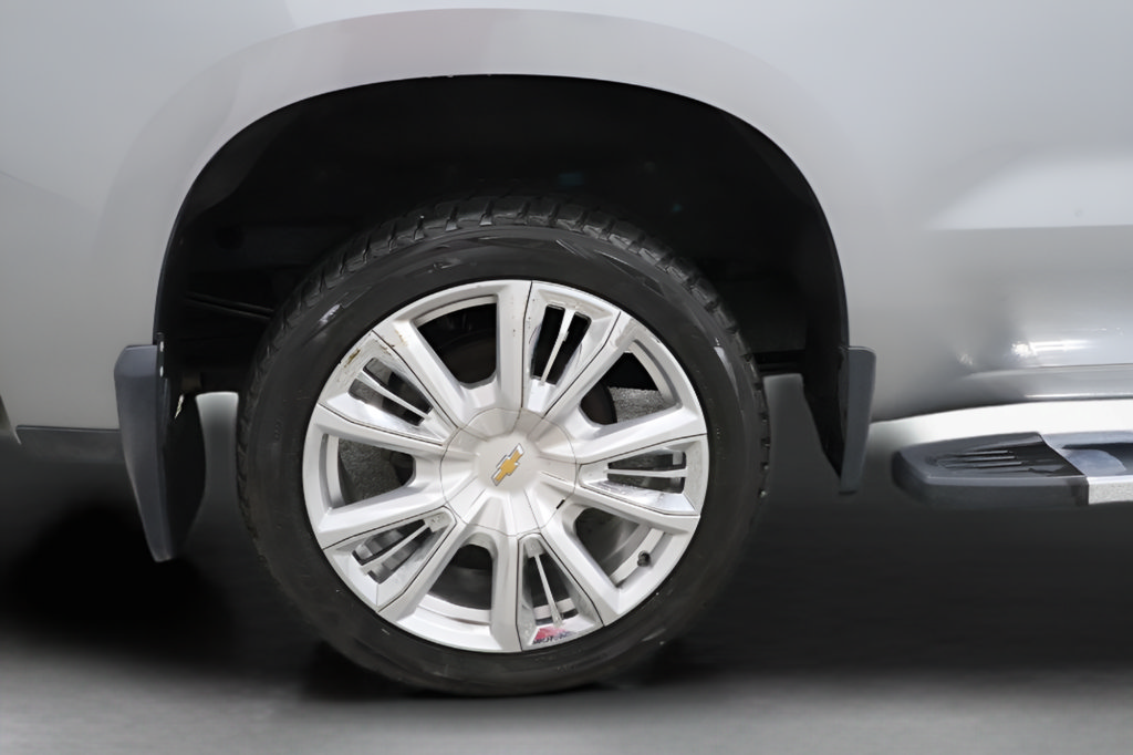 Used 2024 Chevrolet Silverado 1500 High Country w/ High Country Premium Package AWD/4WD image 36