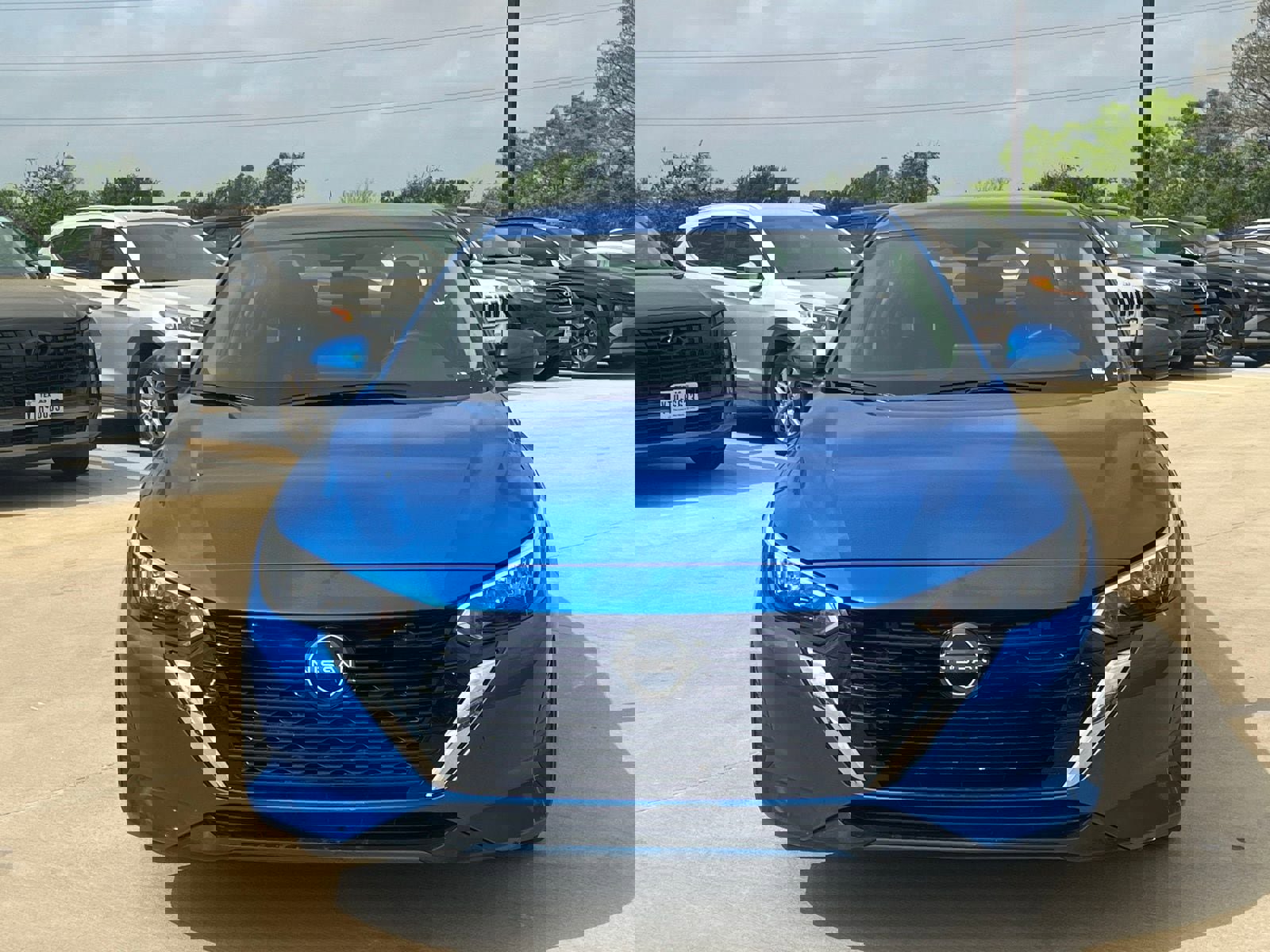 Used 2025 Nissan Sentra SV image 2