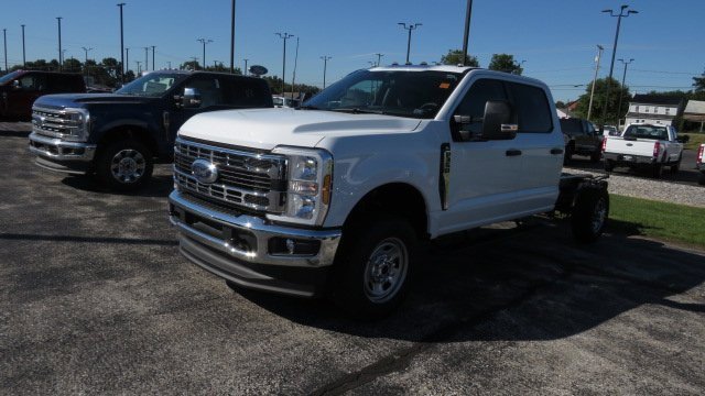 New 2026 Ford F350 XL image 2
