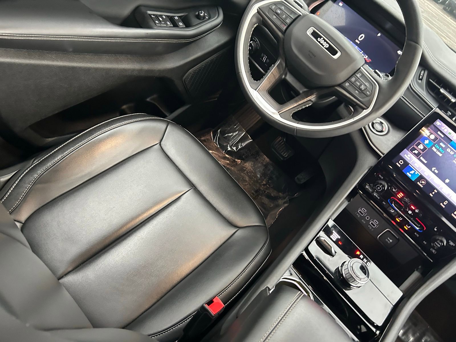 Certified 2023 Jeep Grand Cherokee L Limited image 25