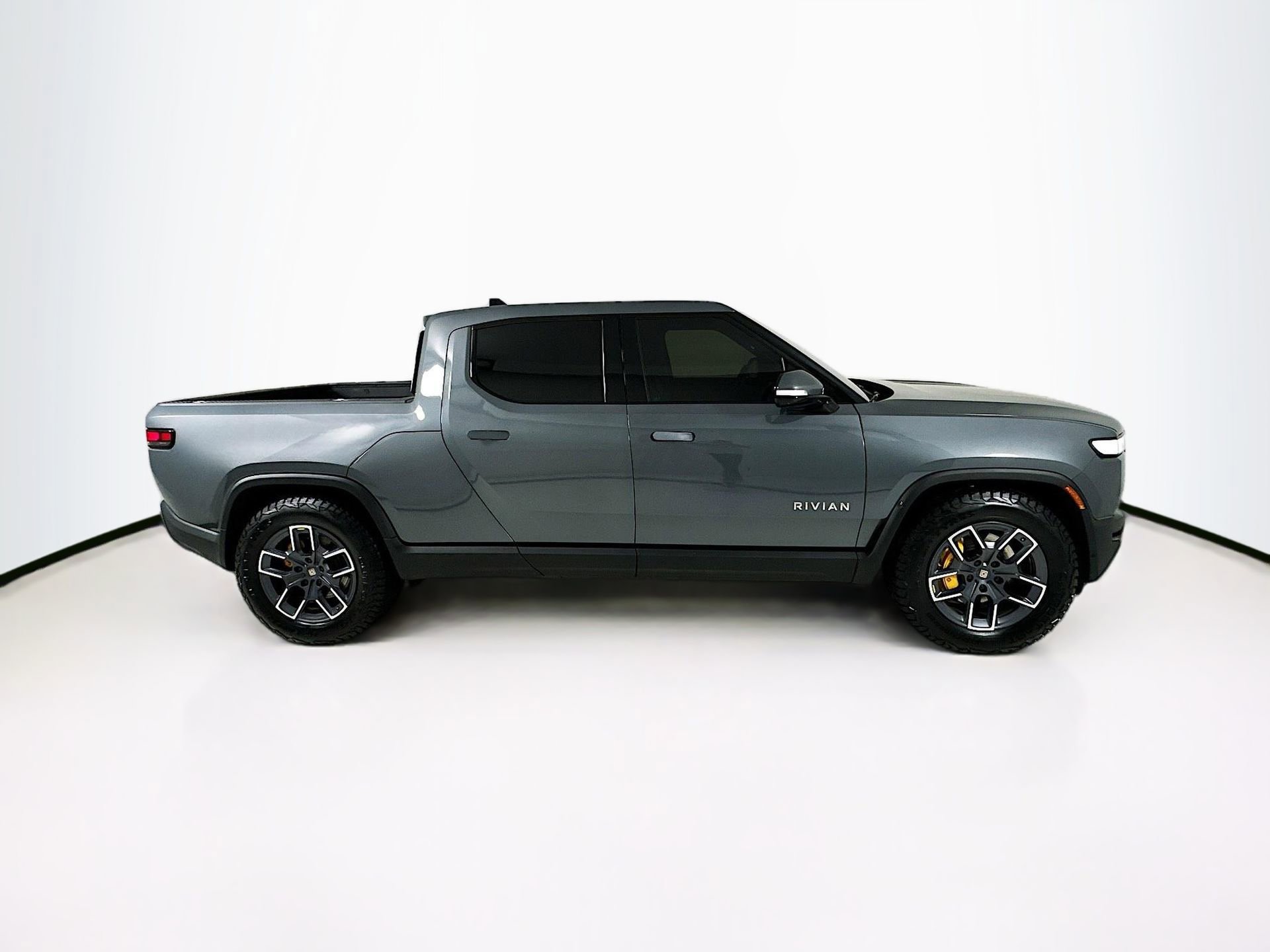 Used 2023 Rivian R1T Adventure AWD/4WD image 9