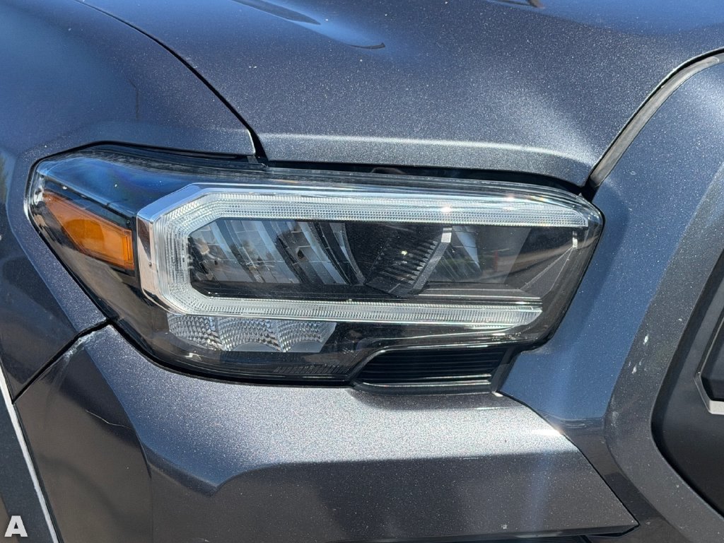 Used 2021 Toyota Tacoma TRD Off-Road RWD image 11
