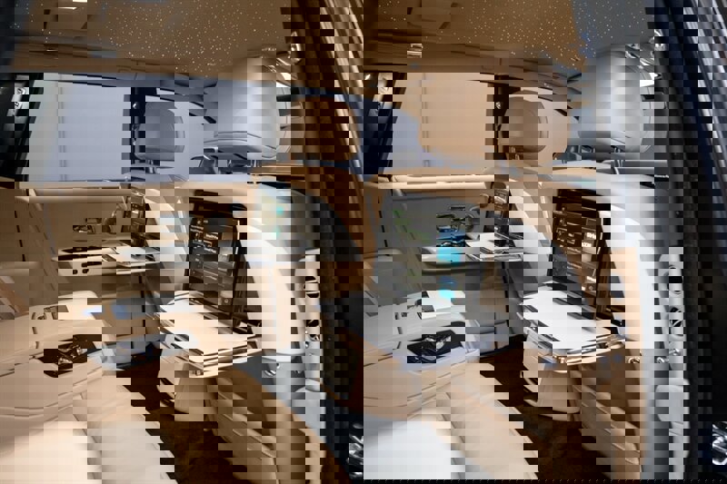 Used 2019 Rolls-Royce Phantom Sedan image 18