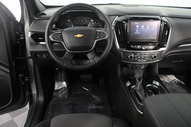 Used 2023 Chevrolet Traverse LT w/ Rear Camera Mirror Package image 12