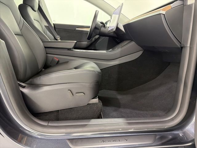 Used 2025 Tesla Model Y Long Range AWD/4WD image 19