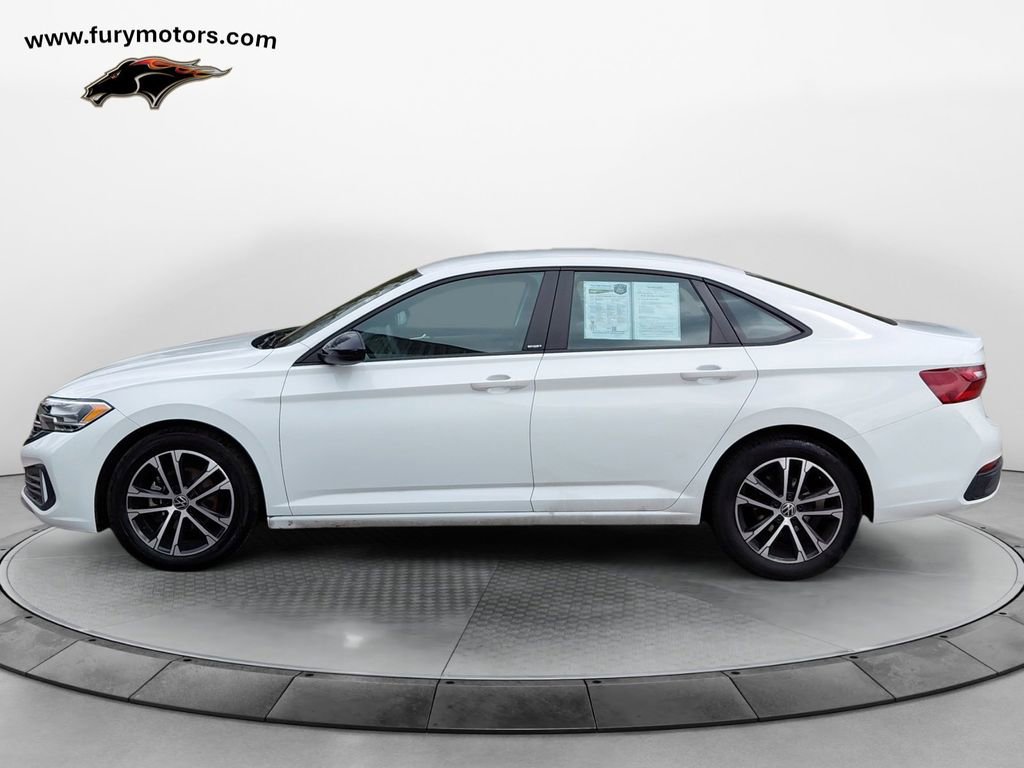 Used 2024 Volkswagen Jetta Sport image 6