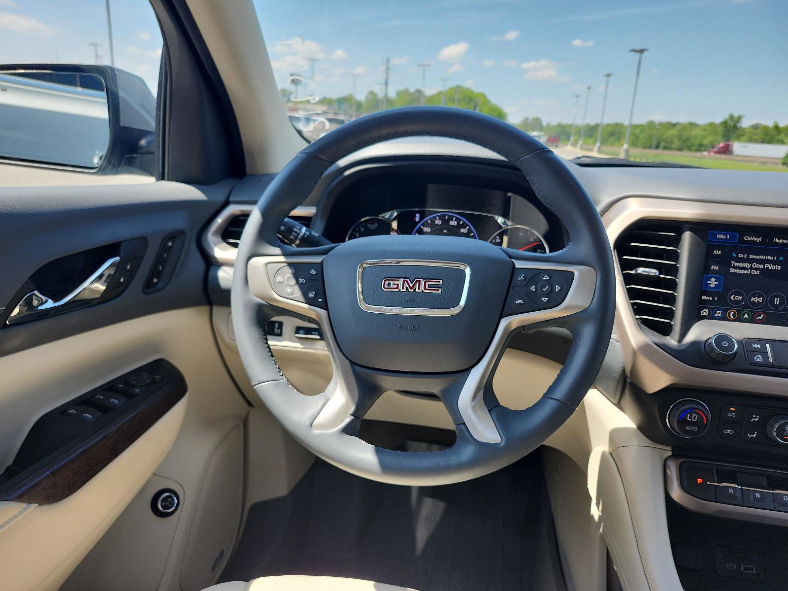 Certified 2023 GMC Acadia Denali w/ Denali Ultimate Package AWD/4WD image 15