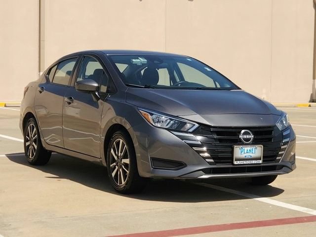 Used 2024 Nissan Versa SV FWD image 3