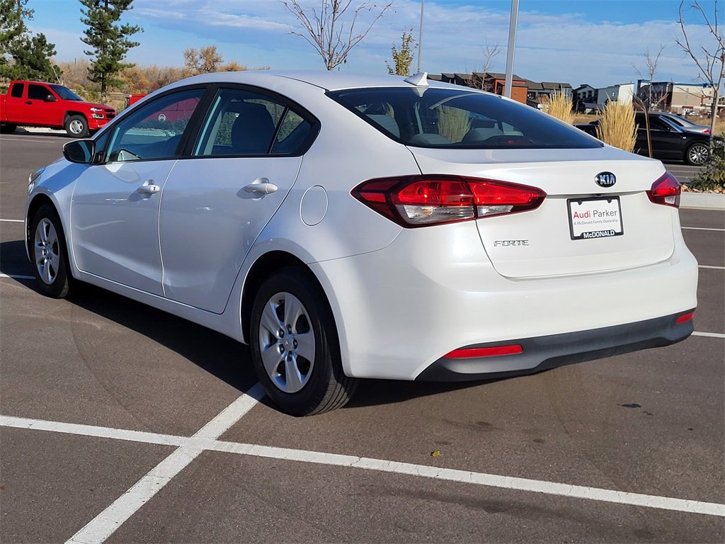 Used 2017 Kia Forte LX w/ LX Popular Package image 3