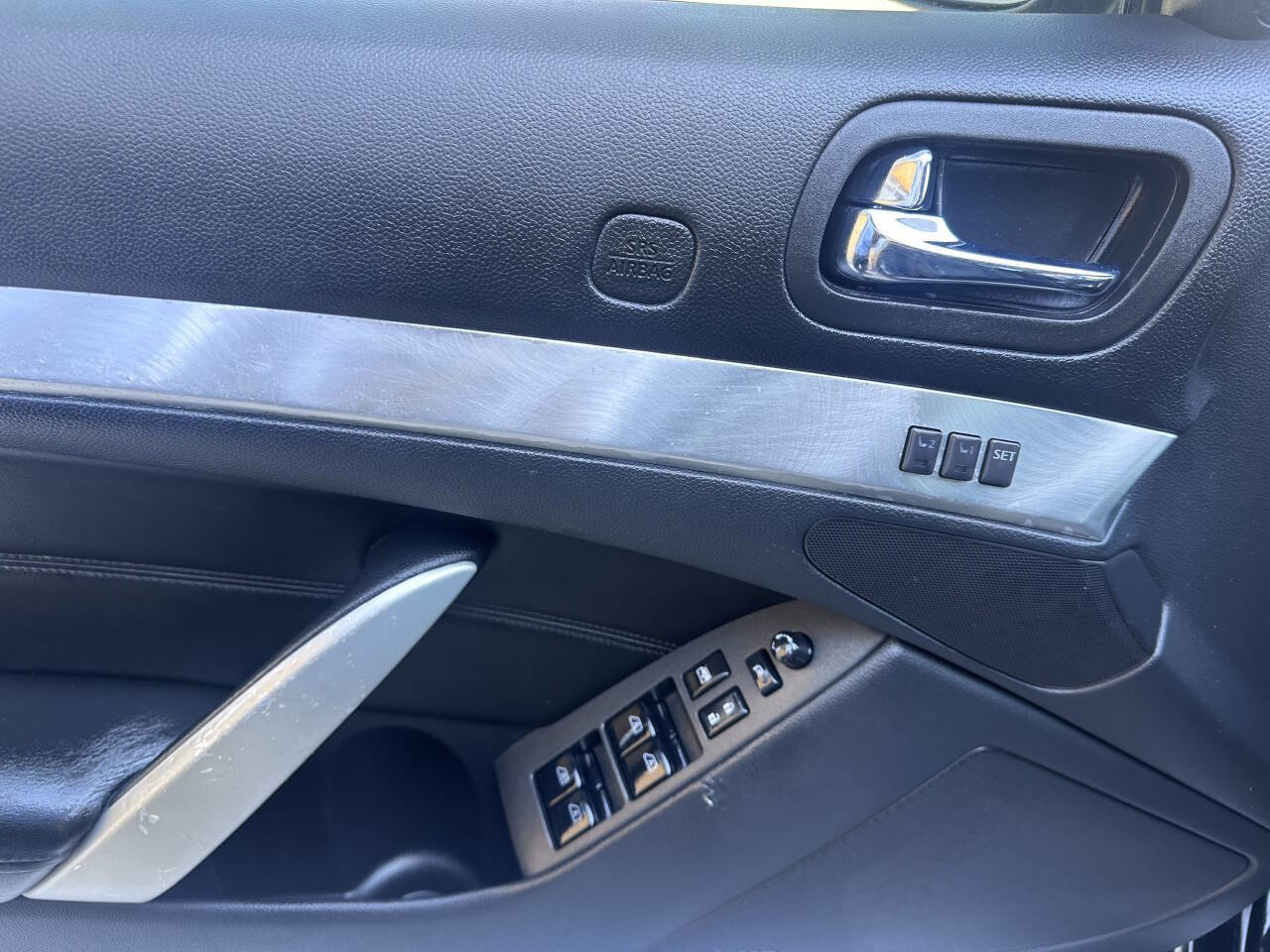 Used 2014 INFINITI Q60 Convertible w/ Premium Package image 35