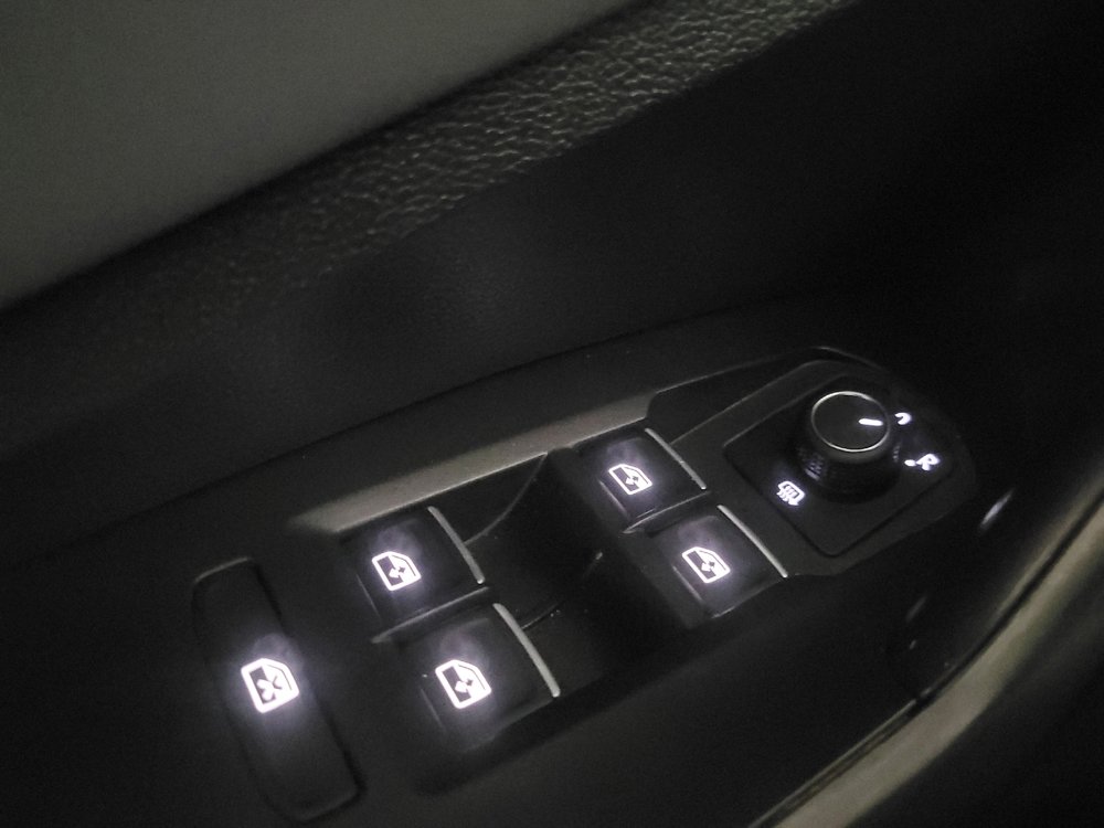 Used 2025 Volkswagen Jetta SE FWD image 27