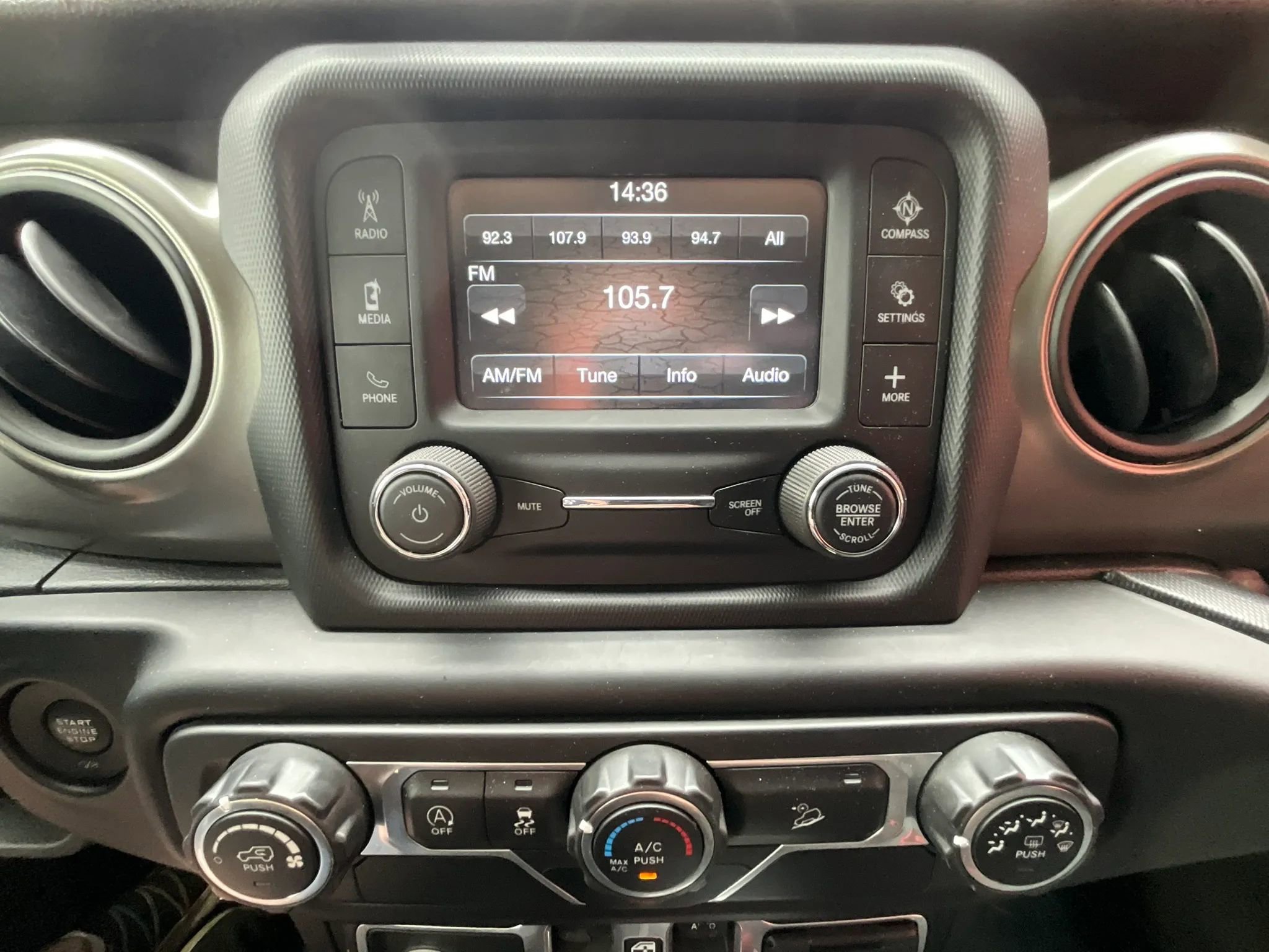 Used 2018 Jeep Wrangler Unlimited Sport S AWD/4WD image 30
