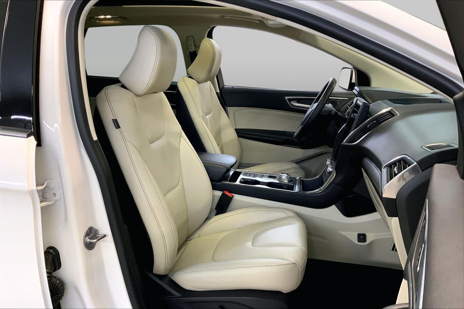 Used 2022 Ford Edge Titanium AWD/4WD image 8