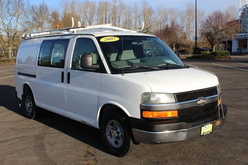 Used 2007 Chevrolet Express 1500 AWD image 1