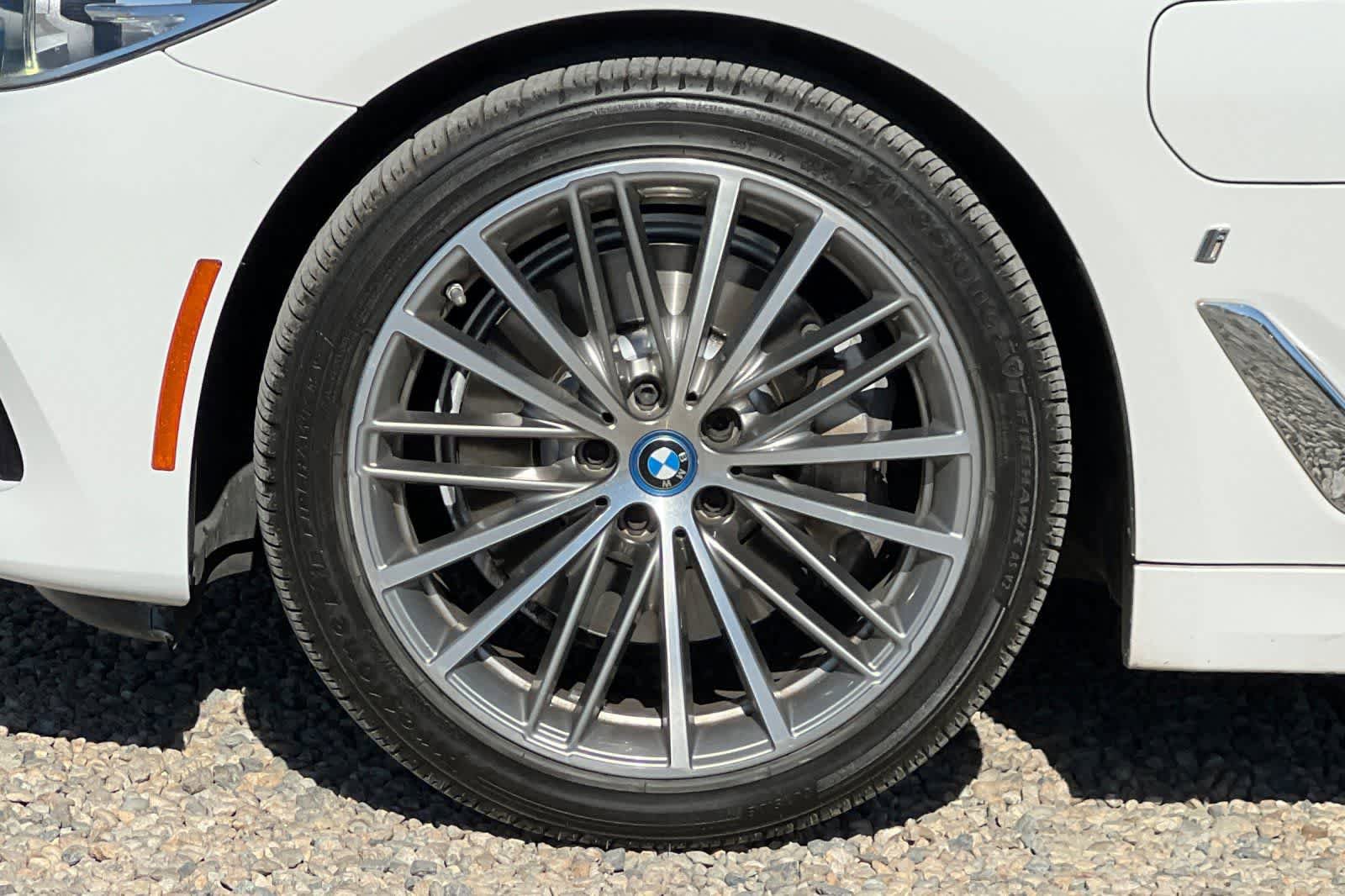 Used 2018 BMW 530e w/ Premium Package 2 RWD image 35