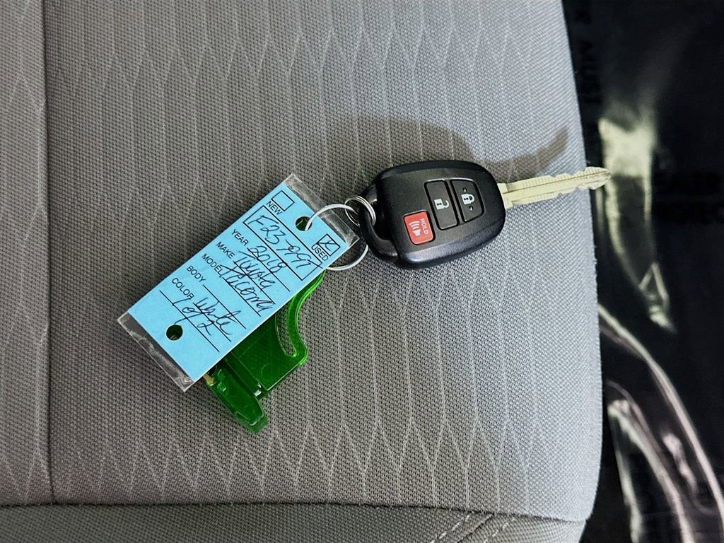 Used 2018 Toyota Tacoma SR5 image 35