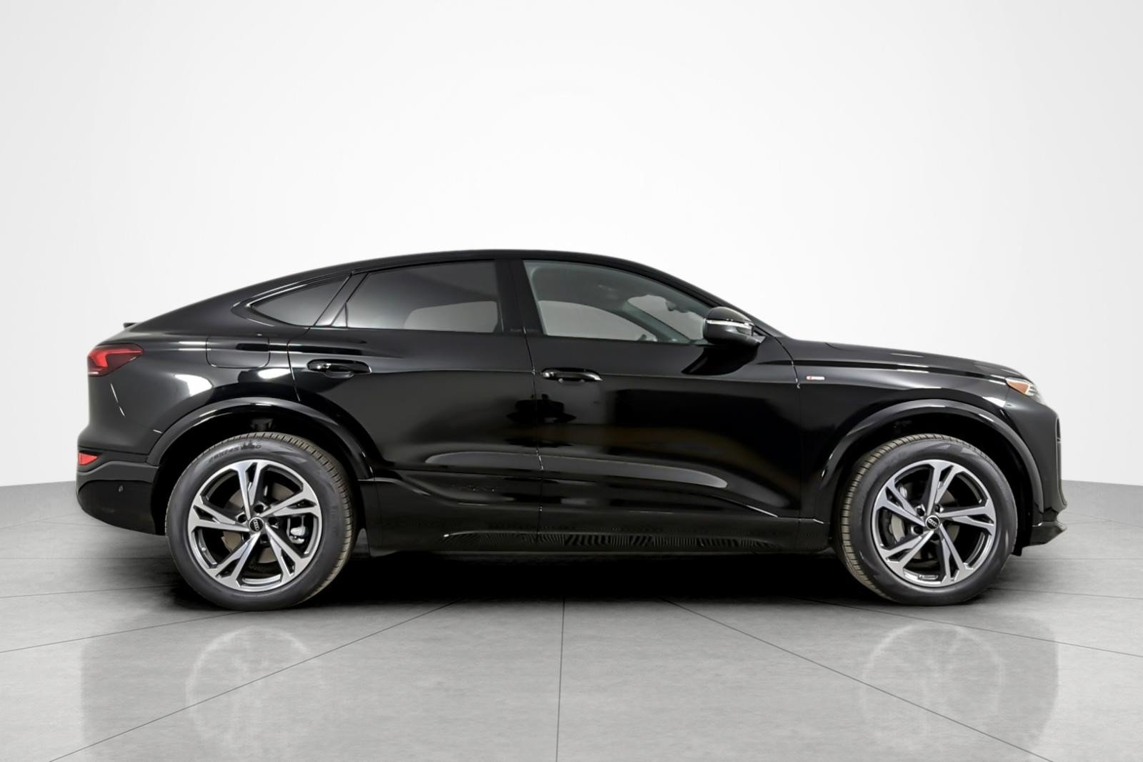New 2027 Audi Q6 e-tron Premium Plus AWD/4WD image 7