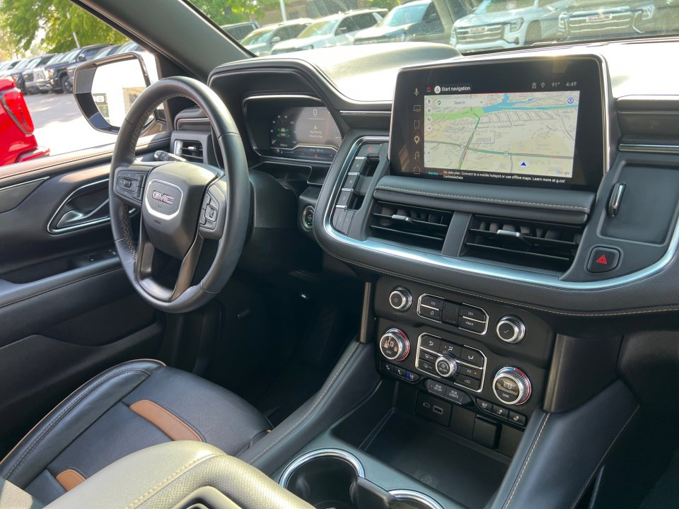 Used 2023 GMC Yukon AT4 w/ Technology Package AWD/4WD image 28