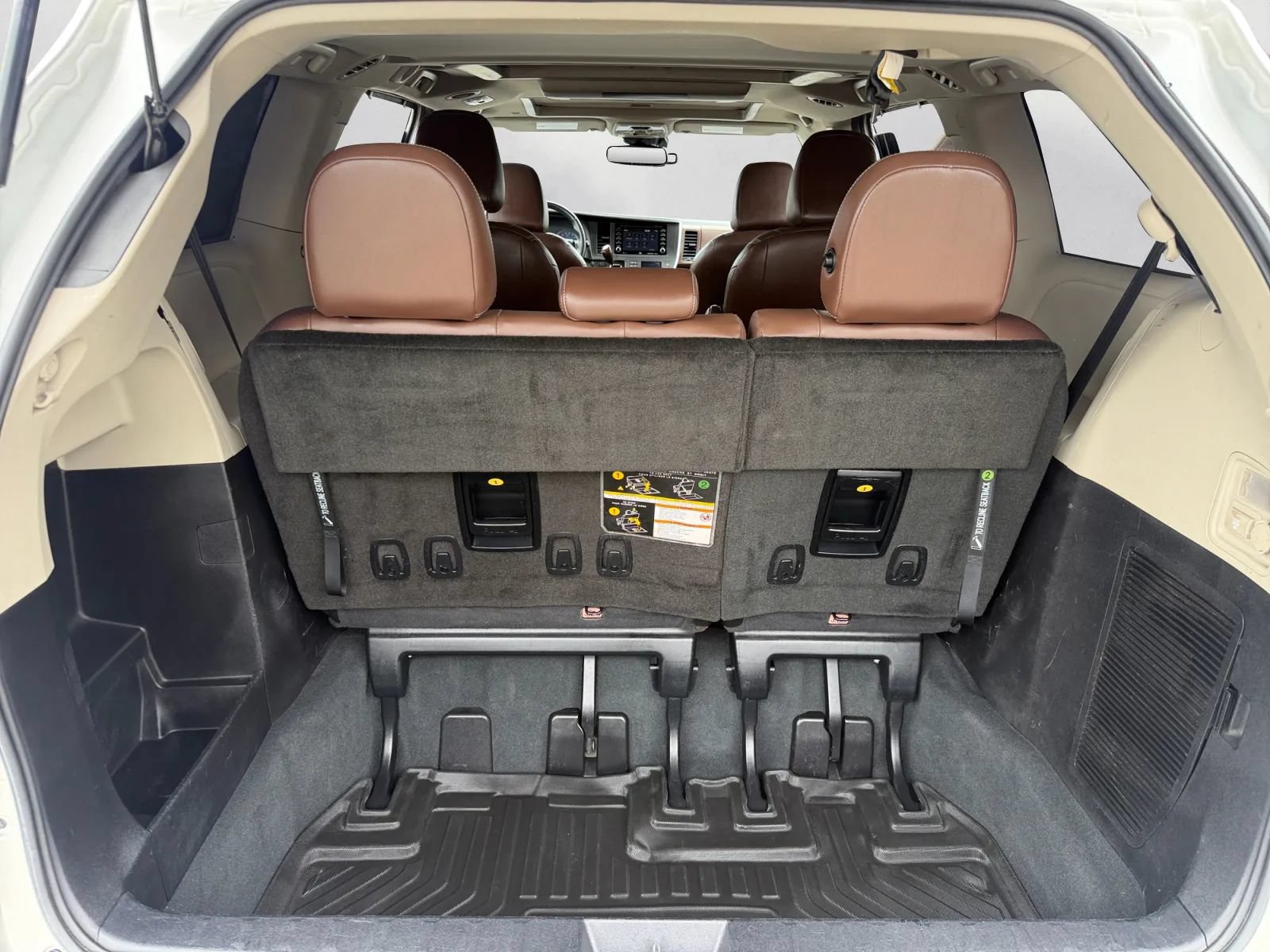 Used 2019 Toyota Sienna Limited Premium w/ Carpet Mat Package AWD/4WD image 31